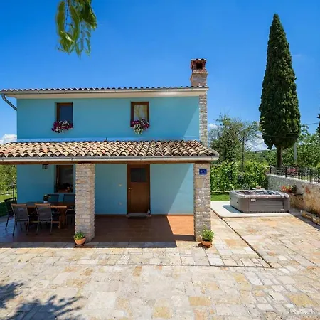 Casa Ulike Semesterbostad Karojba