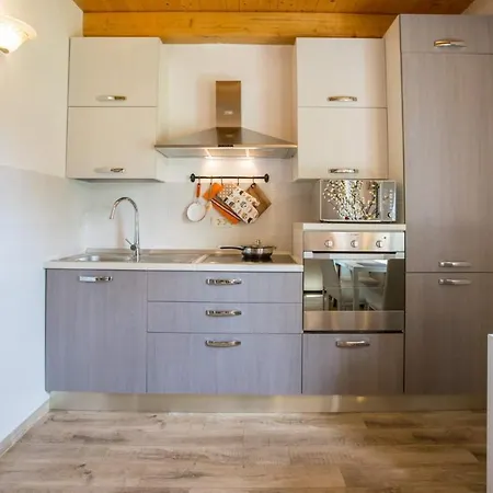 Casa Ulike Semesterbostad Karojba